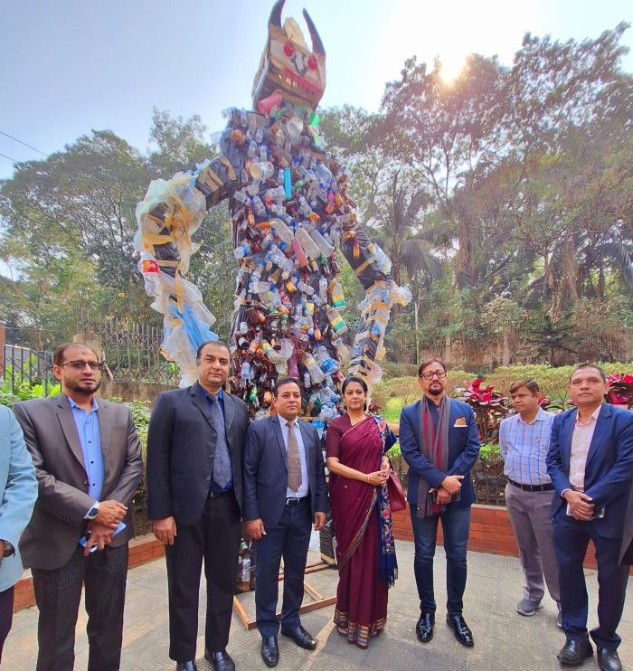 পলিথিন শপিং ব্যাগের ব্যবহার বন্ধে এবার কঠোর হবে সরকার